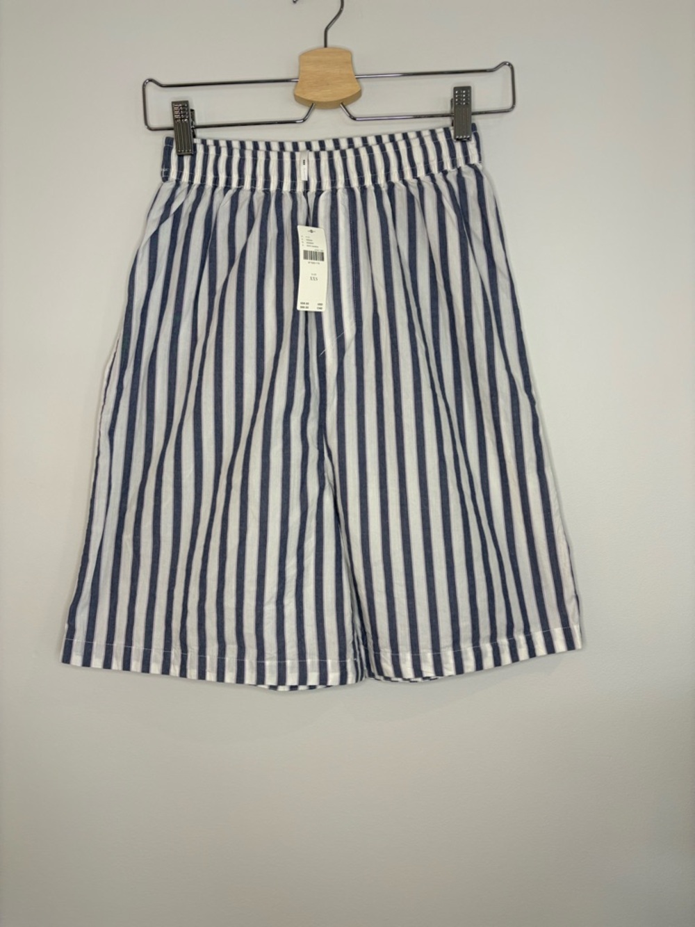 NWT Anthropologie Navy and White Vertical-Stripe Women's Bermuda Shorts